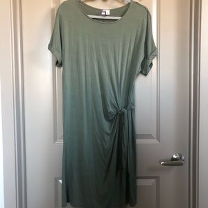 Francesca’s Alya olive green t-shirt dress